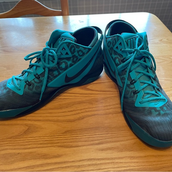 Nike field generals- Cam Newton version, size 13 - Picture 5 of 6